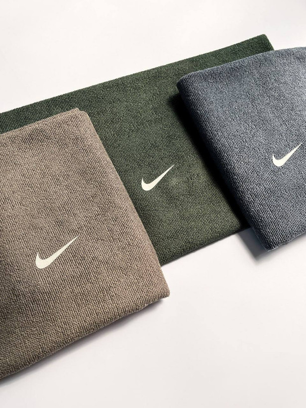 حوله و زیرانداز ورزشی هولدردار نایک (Nike) – پارچه حولهای ۱۰۰×50