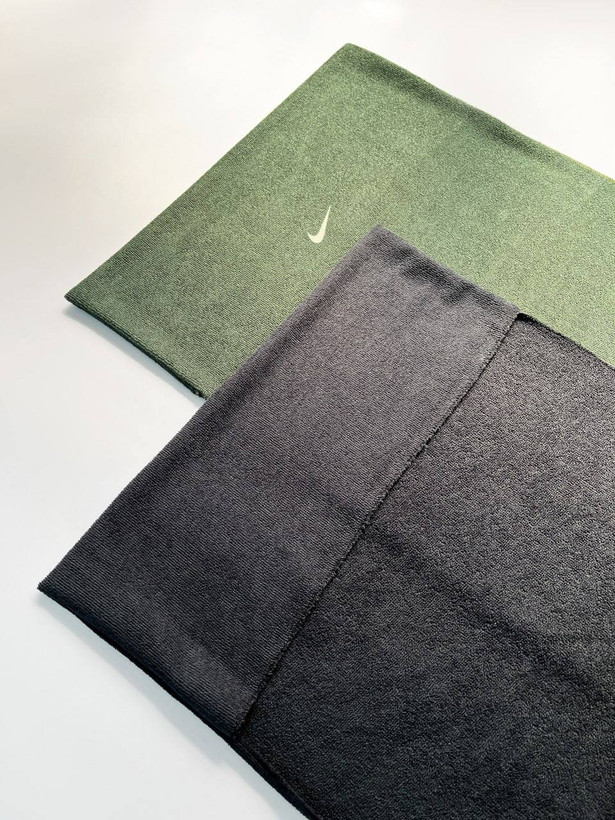 حوله و زیرانداز ورزشی هولدردار نایک (Nike) – پارچه حولهای ۱۰۰×50